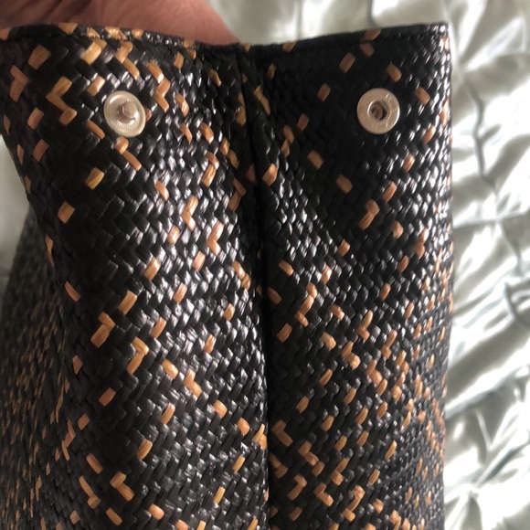 Talbots Brown and Tan Straw Bag with Plastic Tortoiseshell Handles - Picture 9 of 11